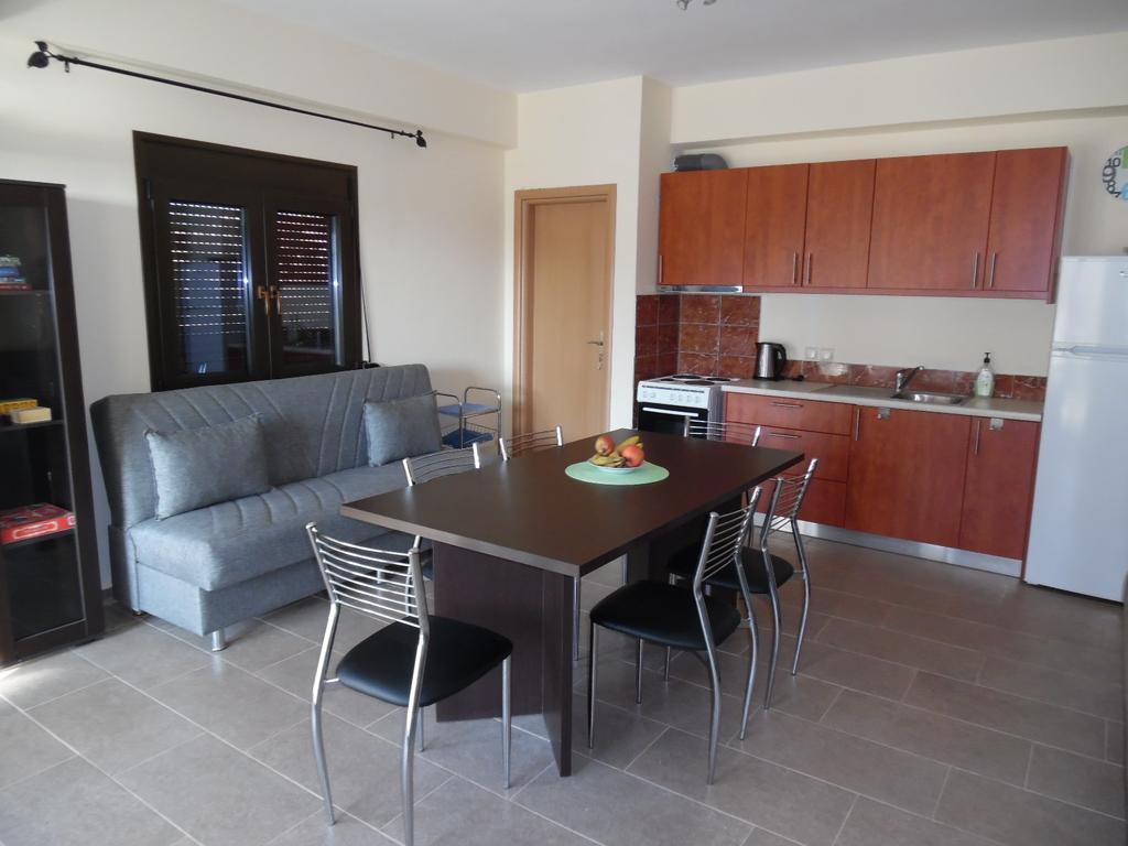 Artemis Appartments Пицидия Экстерьер фото