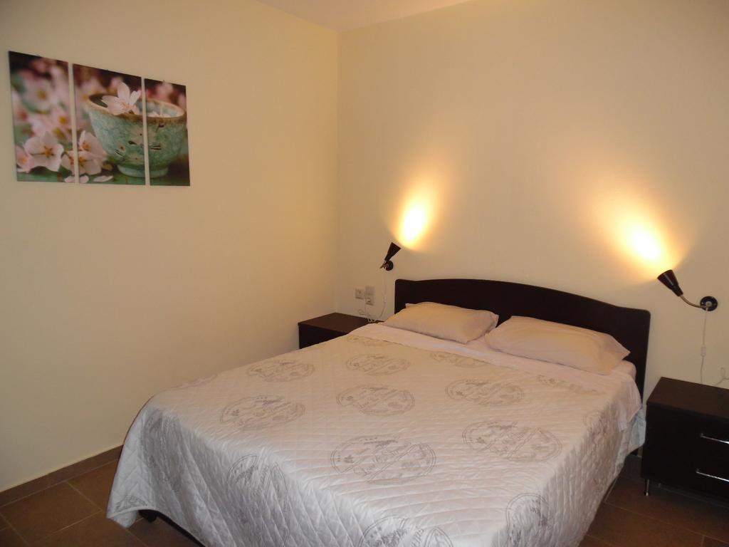 Artemis Appartments Пицидия Экстерьер фото