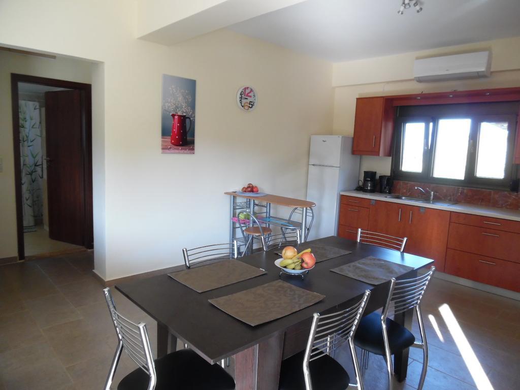 Artemis Appartments Пицидия Экстерьер фото